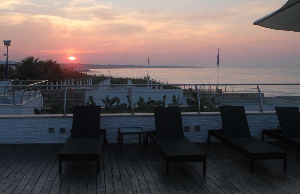 美女海滩别墅酒店 莫诺波利 外观 照片